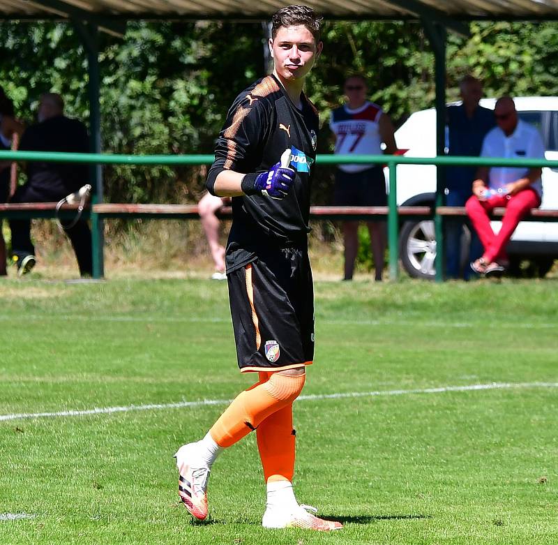 Karlovarská Slavia si o víkendu připsala na konto výhru 3:1 nad výběrem plzeňské Viktorie U19.