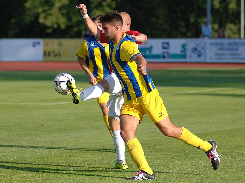 Viktoria Žižkov (v červeném) vyhrála v Mariánských Lázních nakonec 4:1.