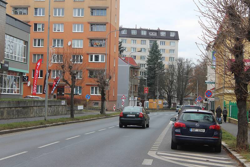 Takto je to s přechody na velmi frekventované ulici Závodu Míru, kde došlo k velké tragédii.