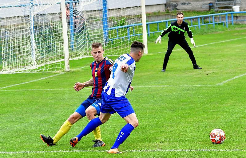 Karlovarská Lokomotiva v úvodním kole podzimní části krajského přeboru udolala 1:0 výběr Nové Role.