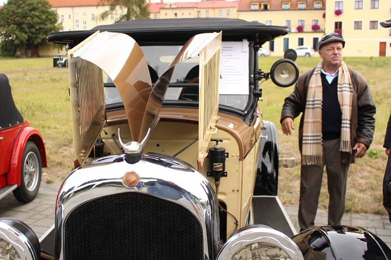 Historia Motor Club Františkovy Lázně pořádal v sobotu 1. září už 8. ročník Veteran Rallye Františkovy Lázně.