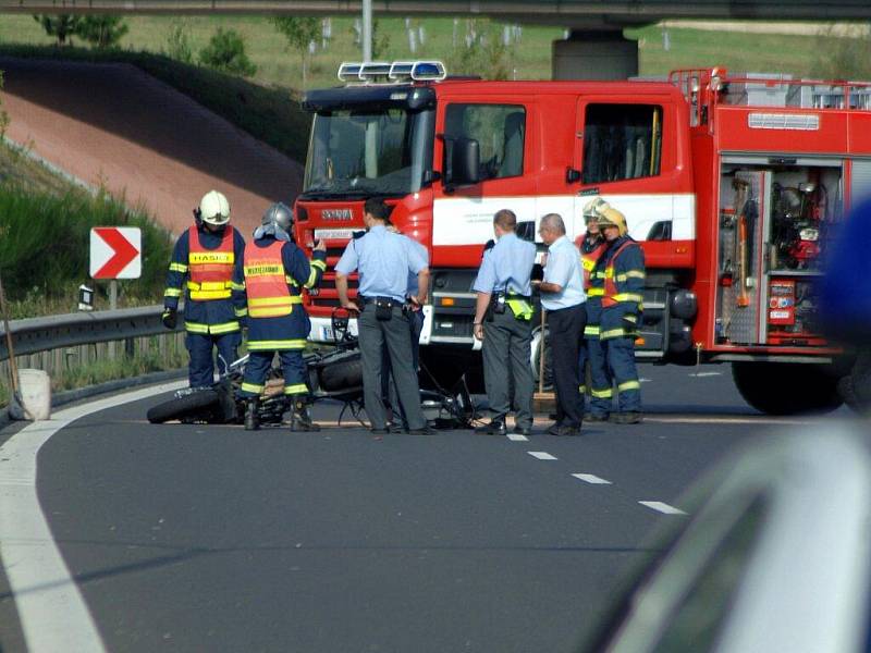 V neděli 20. září havaroval v Karlových Varech policista na služebním motocyklu