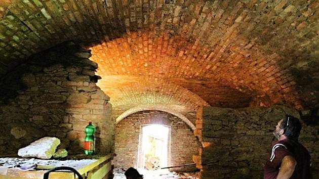 Obnova kleneb v interiéru hradu.