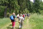 Skokovská stezka, I. etapa. Poutníci s obrazem u Dobré Vody na Toužimsku (1.7.2010).