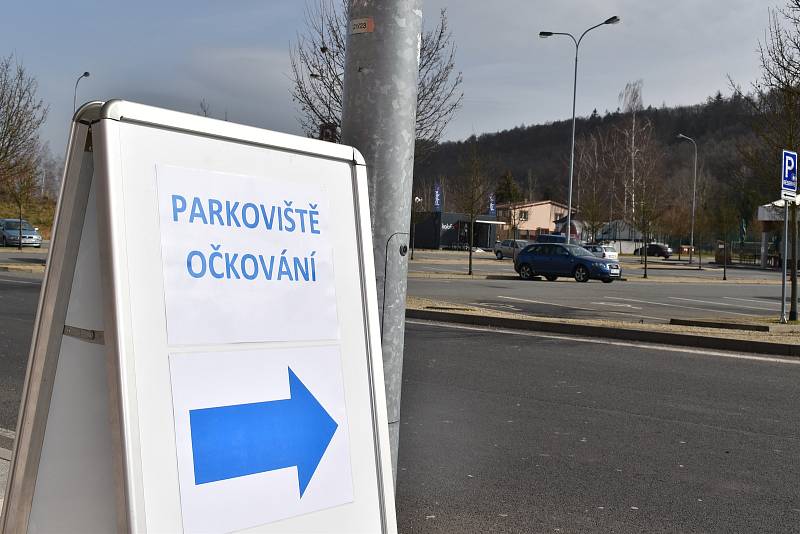 V pondělí otvírá velkokapacitní očkovací centrum. Bude dost vakcín?