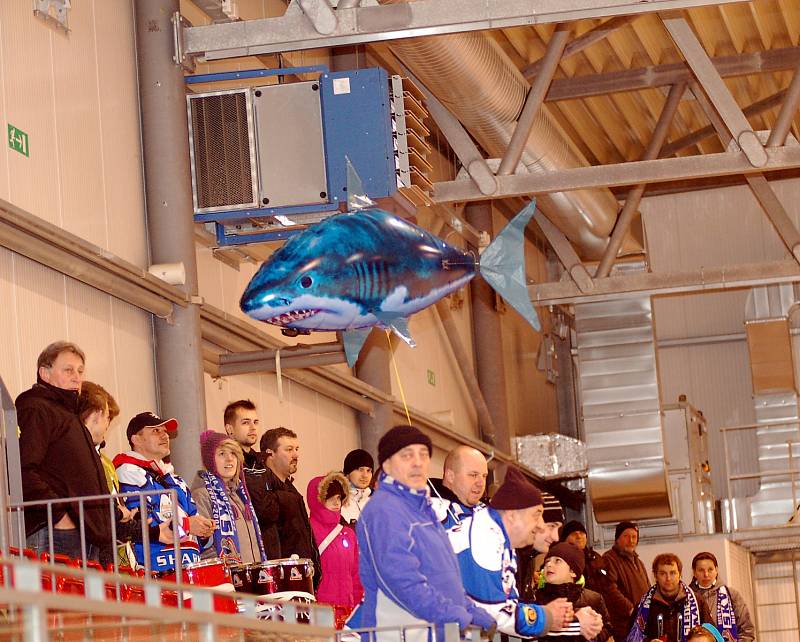Semifinále: Sharks - Pardubice 4:3.