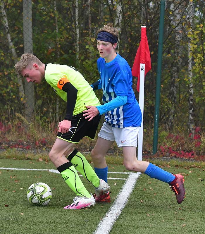 Dorostenci Ostrova se na vítězství natrápili, když udolali FC Cheb v poměru 4:3.