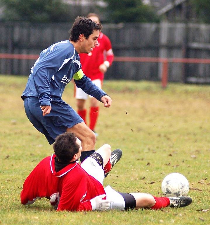 Tři body braly v domácím prostředí v rámci derby horalů Abertamy, které pokořily Nejdek B v poměru 4:1.