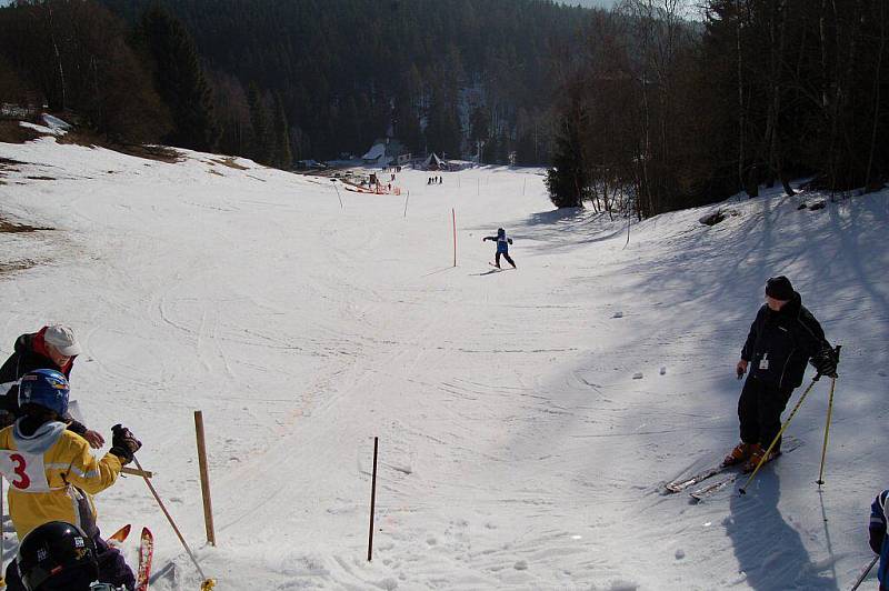 V abertamském skiareálu se v sobotu 5. března uskutečnily první závody dětí do 11 let v lyžování.