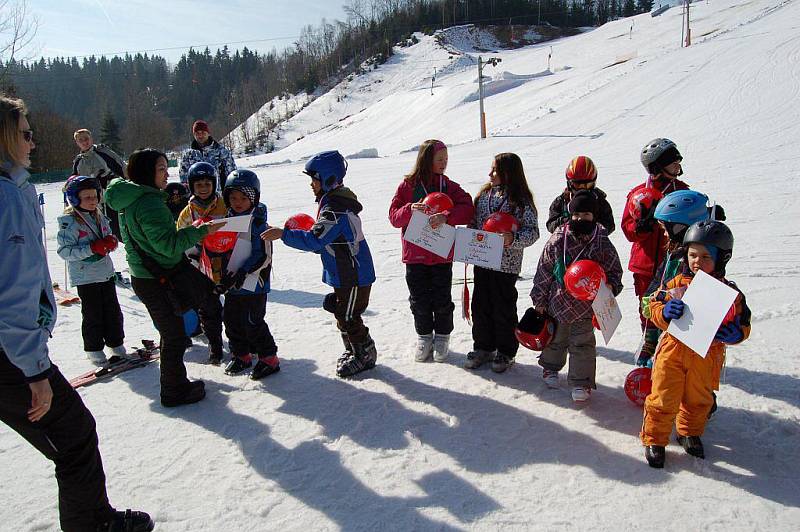 V abertamském skiareálu se v sobotu 5. března uskutečnily první závody dětí do 11 let v lyžování.