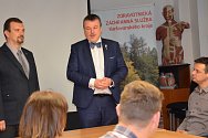 Nový ředitel Zdravotnické záchranné služby Karlovarského kraje MUDr. Jiří Smetana (vlevo).