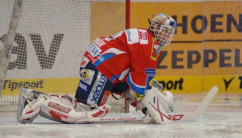 Hokej, 42. kolo extraligy: Karlovy Vary – Pardubice.