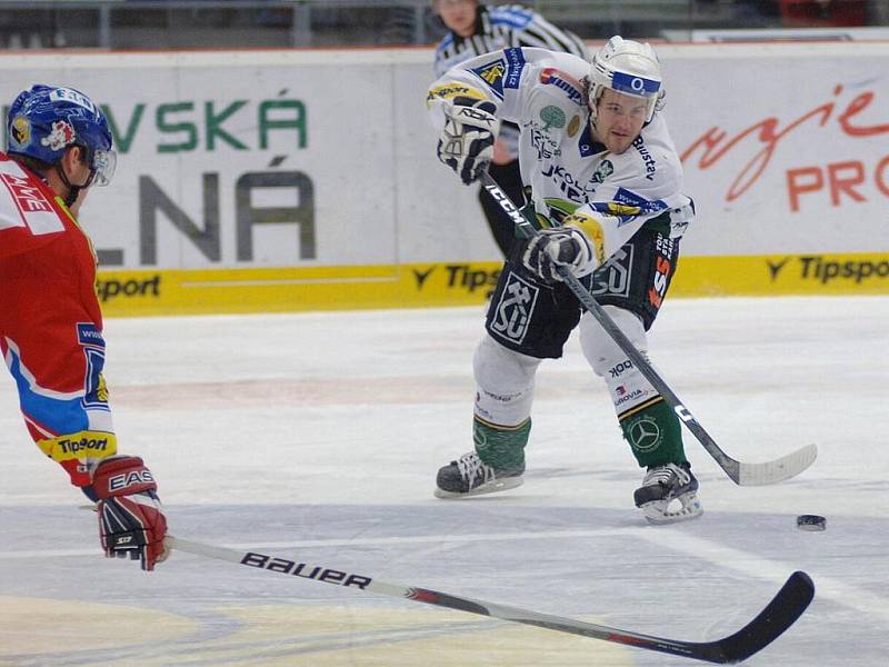 Hokej, 42. kolo extraligy: Karlovy Vary – Pardubice.