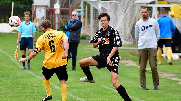 Dvoubrankovou výhru  ukořistili o víkendu před svými fanoušky fotbalisté božičanského SK, když porazili Sedlec.