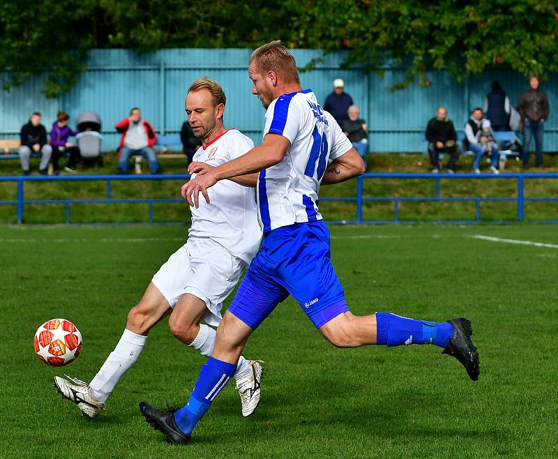 S nepořízenou se vrátila z derby s ostrovskou rezervou hroznětínská Olympie, které návrat na fotbalové stadiony pořádně zhořkl, když na hřišti v Květnové nestačila na svého soupeře, kterému podlehla 1:3.