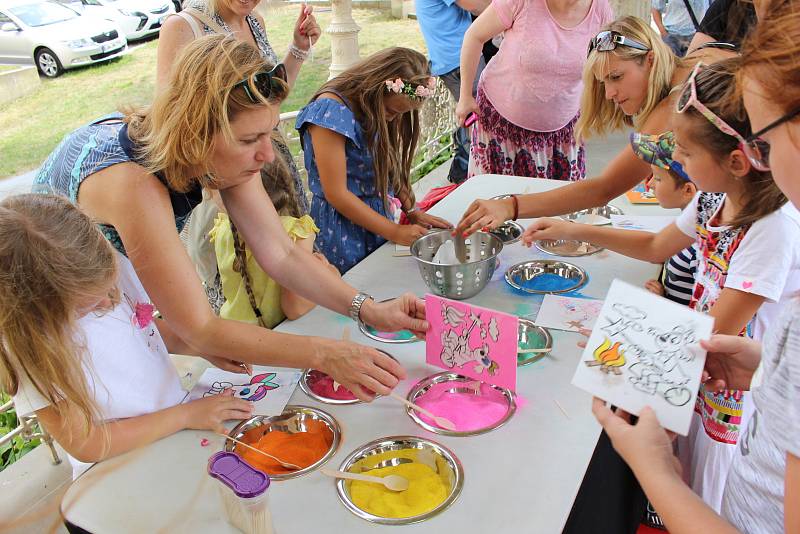 Roztančený festival v krajské režii přilákal stovky lidí.