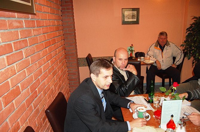 ODEŠLI Z KANDIDÁTKY. Pavel Jára (vlevo) a Roman Wiesner opustili kandidátku Věcí veřejných. Podle nich nechtěli být na jedné kandidátce s Tiborem Mincou, o kterém tvrdí, že kampaň manažersky nezvládl. 