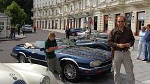 V rámci jedinečné akce 500 mil českých, která je oslavou 50. výročí vzniku auta  Jaguar E-type, dorazily nablýskané vozy také do Karlových Varů. 