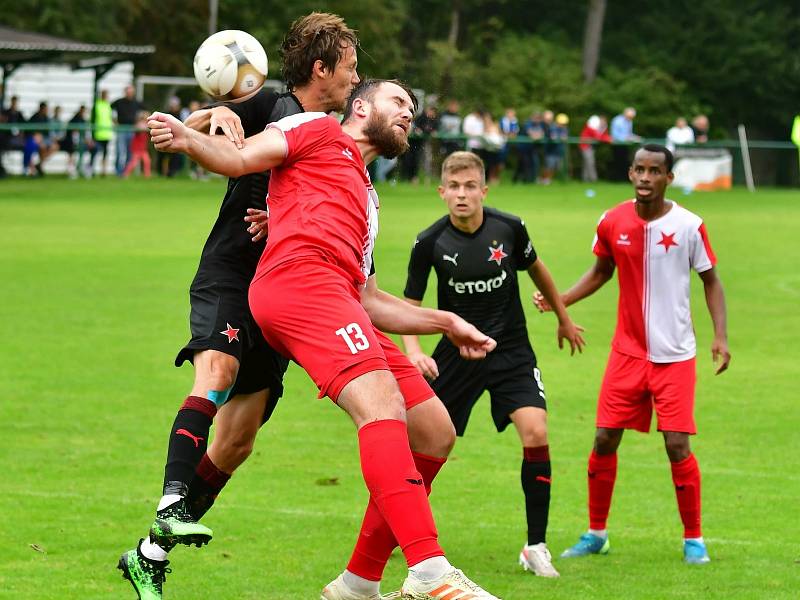 Tři body urvala v souboji s rezervou pražské Slavie fotbalová družina trenéra Mariána Geňa, která slavila výhru 2:1.