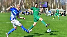 Fotbalisté Ostrova dosáhli proti Nymburku (v zeleném) na důležitou výhru 3:2.