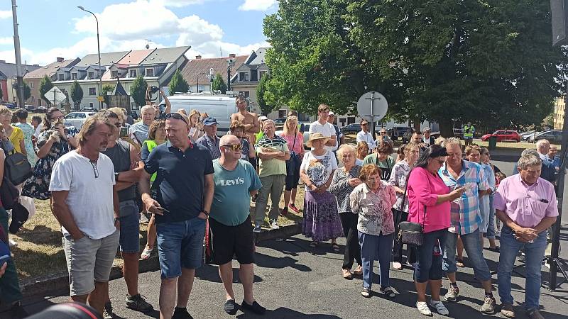 Turné Andreje Babiše po Karlovarském kraji. Zastávka v Bochově.