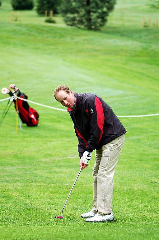 Již druhý ročník golfového turnaje pod patřicným názvem Turnaj mistrů se pořádal se startem v sobotním dopoledni na golfovém hřišti v Olšových Vratech