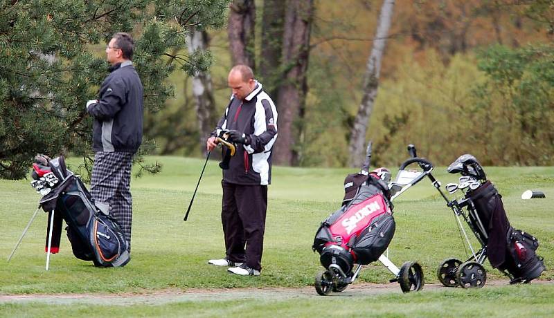 Již druhý ročník golfového turnaje pod patřicným názvem Turnaj mistrů se pořádal se startem v sobotním dopoledni na golfovém hřišti v Olšových Vratech