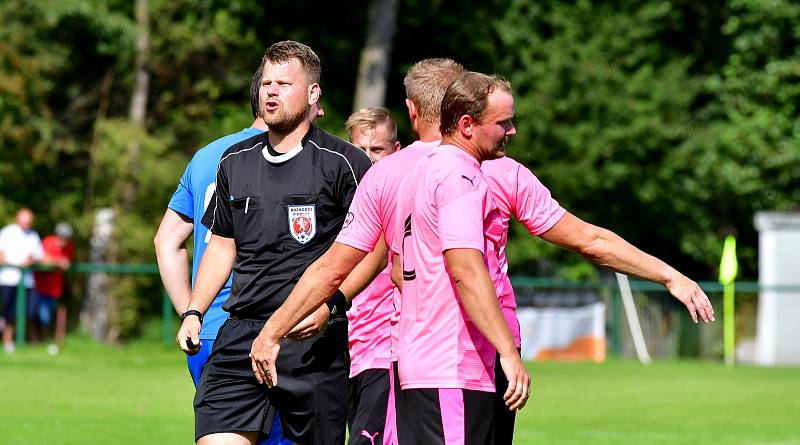 Cenný bod si připsala ve 4. kole krajské I. A třídě na konto rezerva FK Ostrov, která dosáhla v souboji s TJ Karlovy Vary-Dvory po výsledku 1:1 na bodový zisk.