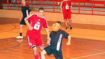 Vítězem pátého ročníku futsalového turnjae v Sokolově se stali Draci Karlovy Vary.
