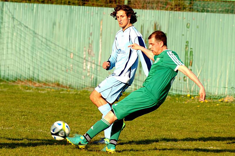 Fotbalisté Sedlece a Slavoje Bečov se rozešli o víkendu smírně 1:1.