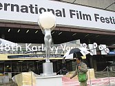 Bez deštníků se patrně návštěvníci filmového festivalu letos neobejdou