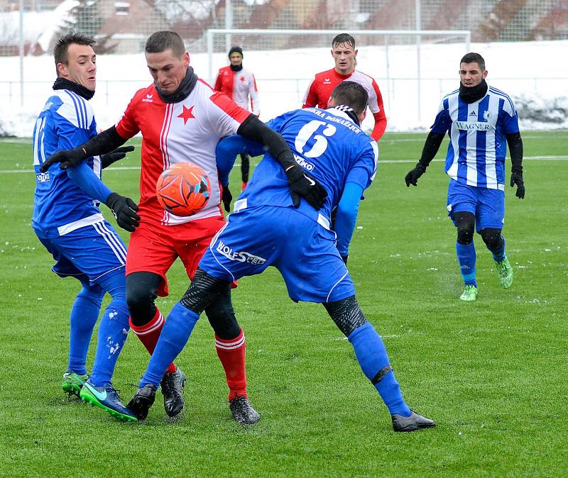 První prohra. V zimní přípravě poprvé karlovarská Slavia prohrála, když nestačila na Jiskru Domažlice, které podlehla 2:5.