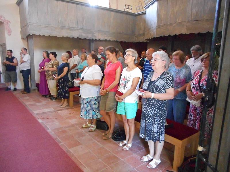 Kostel Svatého Jakuba v Ostrově se dočkal znovu vysvěcení. Slavnostního ceremoniálu se ujal plzeňský biskup Tomáš Holub.