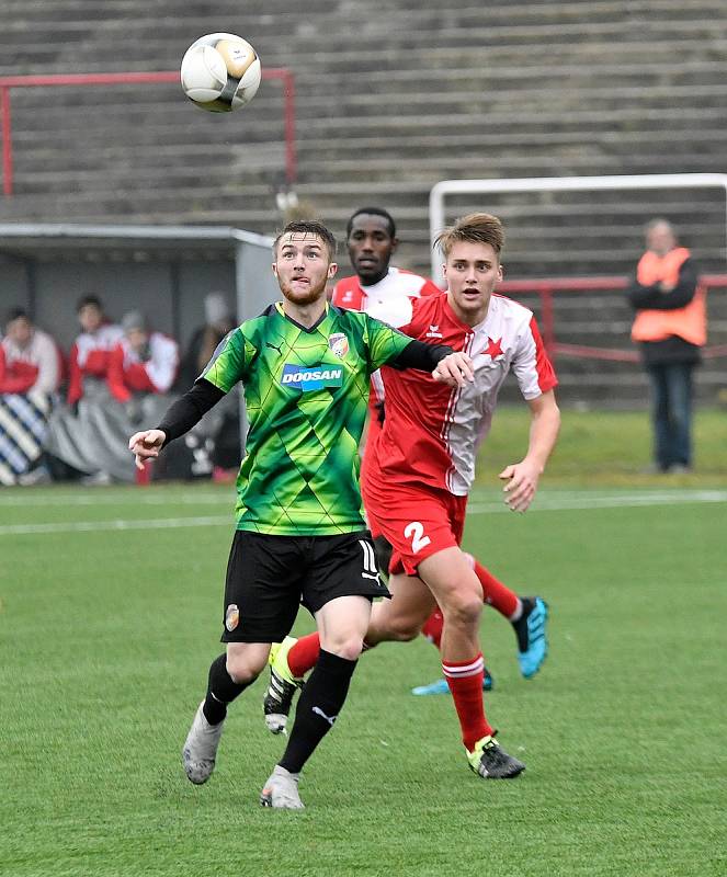 Na závěr podzimní části Fortuna ČFL áčkové skupiny si vystřihla podzimní derniéru karlovarská Slavia v rámci západočeského derby před svými fanoušky, před kterými hostila rezervu plzeňské Viktorie. Nakonec z toho byla těsná prohra 2:3