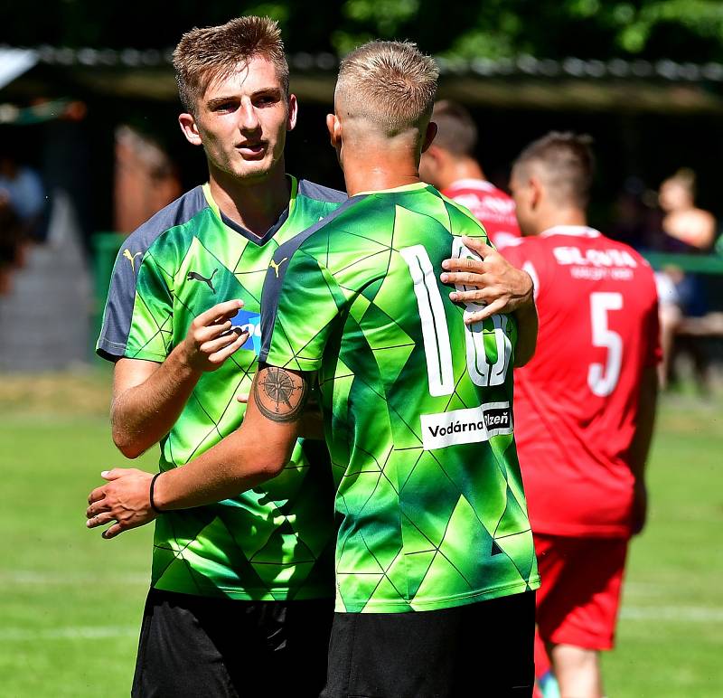 Karlovarská Slavia si o víkendu připsala na konto výhru 3:1 nad výběrem plzeňské Viktorie U19.