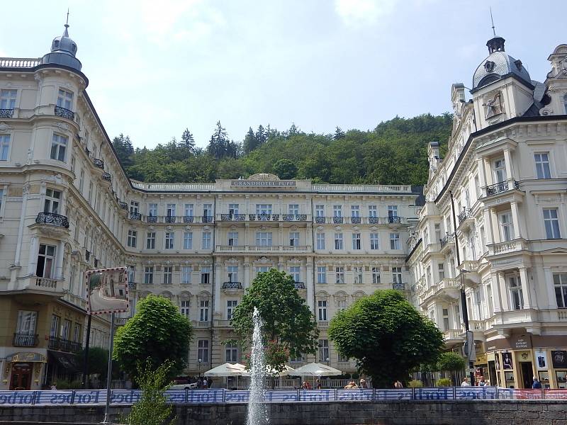 Grandhotel Pupp je pětihvězdičkový hotel v lázeňské zóně Karlových Varů s 228 pokoji.