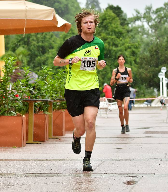 Desátý ročník SpaRun Mariánské Lázně ovládli plzeňský Pavel Štěpáník a německá běžkyně Kerstin Schmidt.