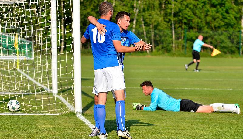 Rodák z Potůčků Ondřej Nýber, který několik sezon řádil v dresu ostrovského FK, od nové sezony řádí za hranicemi v německém VFC Plauen, kde si odbývá v tamním A-týmu své první zahraniční angažmá.