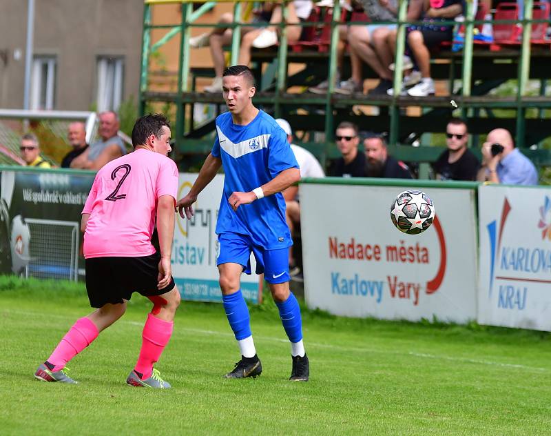 Cenný bod si připsala ve 4. kole krajské I. A třídě na konto rezerva FK Ostrov, která dosáhla v souboji s TJ Karlovy Vary-Dvory po výsledku 1:1 na bodový zisk.