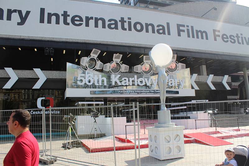 Přípravy na start filmového festivalu v Karlových Varech vrcholí