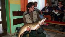 Leoš Ševčík chytil na Karlovarsku 120 centimetrů dlouhou a 14.5 kilogramů vážící štiku