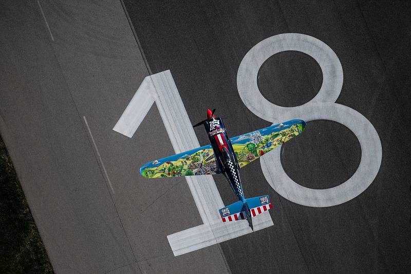 PETR KOPFSTEIN vyšel poprvé v letošní sezoně Red Bull Air Race bodově naprázdno, skončil na 13. m