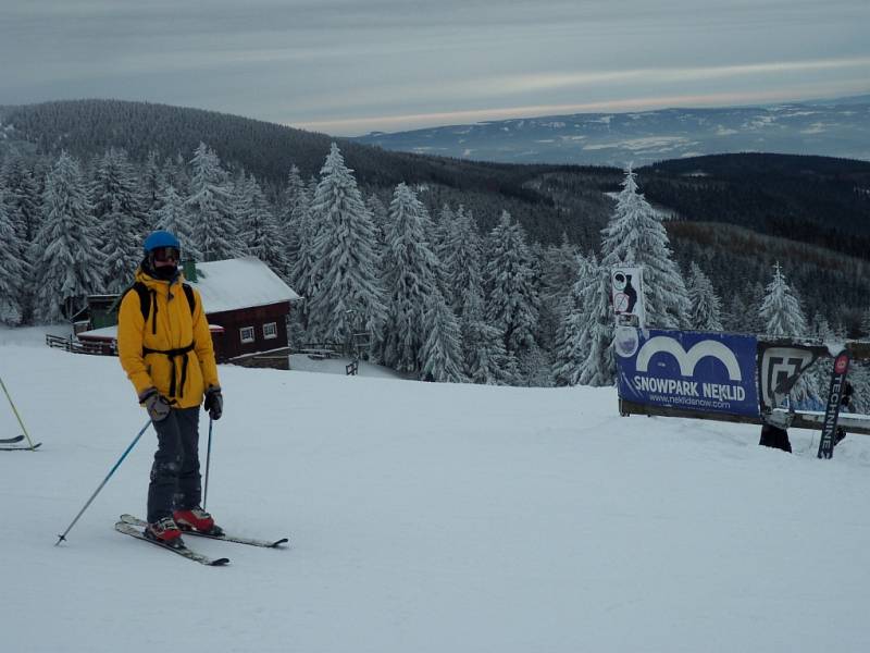 Lyžování ve Skiareálu Neklid - Boží Dar.