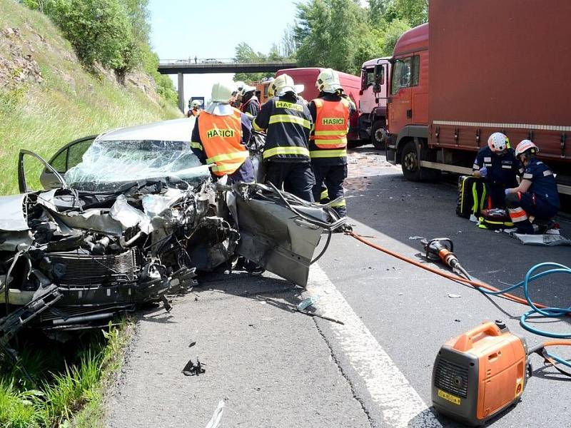 Hromadná nehoda pěti automobilů u Žalmanova.