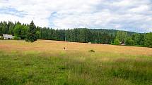 Naučná stezka Ruperta Fuchse je zaměřená na hornictví, historii a život krušnohorských obcí, historii a zajímavosti železniční trati Karlovy Vary  - Johangeorgenstadt.