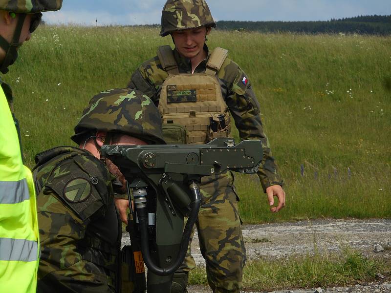 Vojáci z protiletadlového pluku ve Strakonicích se ve středu rozloučili se starými raketovými komplety typu Strela-10.