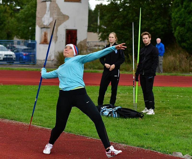 Karlovarské kontrolní závody uspořádal v týdnu na městském atletickém stadionu v lázeňském městě Triatlet Karlovy Vary.