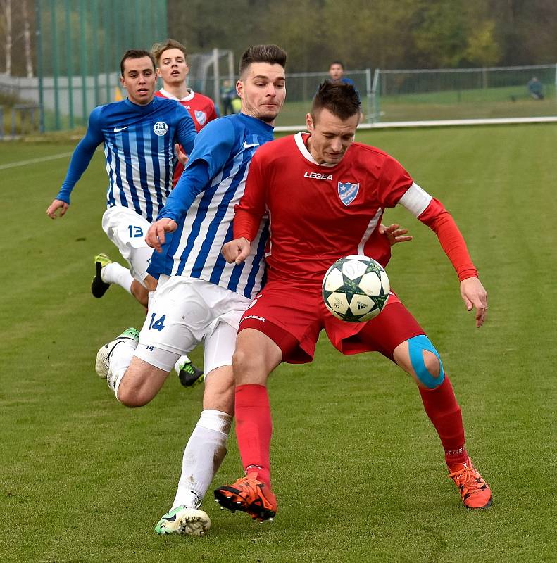 V sobotu 13. června bude hostit od 16 hodin divizní derby chebská Hvězda, která přivítá ostrovský FK. Ilustrační foto