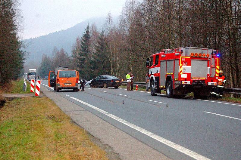 Dopravní nehoda, ke které došlo ve středu 23. listopadu u Březové na Karlovarsku