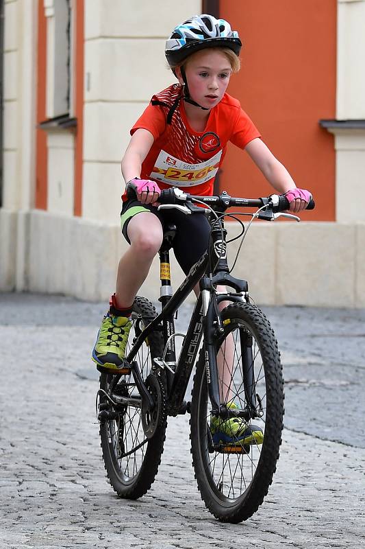 Triatlonové naděje vzaly útokem Ostrov.